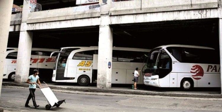 İstanbul Valisi Yerlikaya: 'Bugün 17.00 itibariyle otobüsle şehir dışına çıkışlar durdurulmuştur'