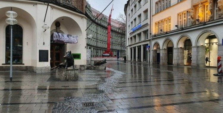 Bavyera'daki sokağa çıkma yasağının süresi uzatıldı