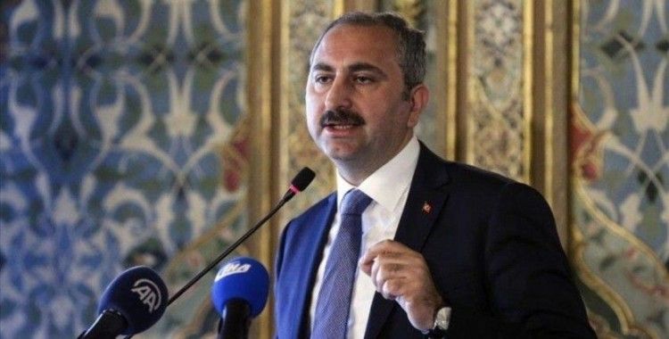 Adalet Bakanı Gül: 'Bugünden itibaren cezaevlerinde görev yapan personel evlerine gönderilmeyecek'