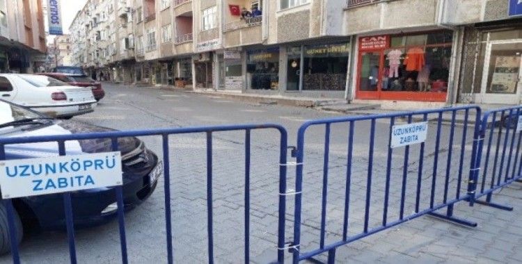 Edirne’de caddeler trafiğe kapatıldı
