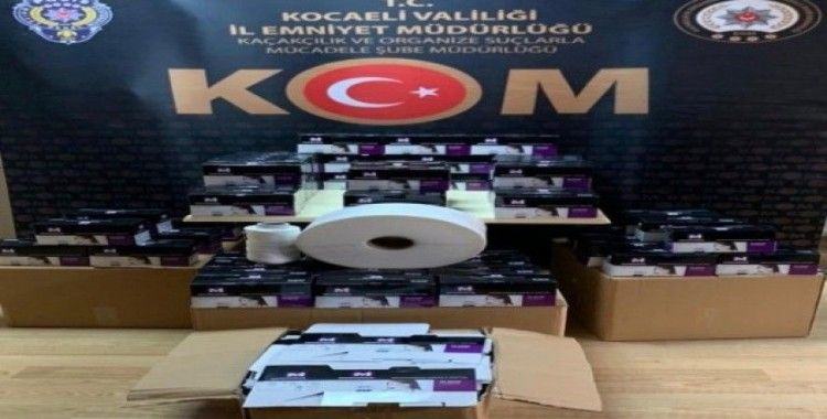 Kocaeli'de 9 bin 400 adet kaçak maske ele geçirildi