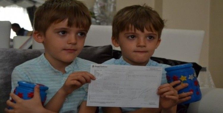 Yedi yaşındaki ikizler bisiklet paralarını Milli Dayanışma’ya bağışladı