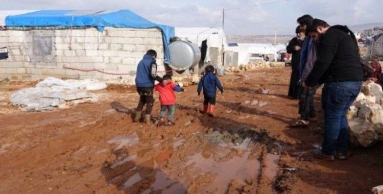 Halep'teki mülteci kampı sular altında kaldı