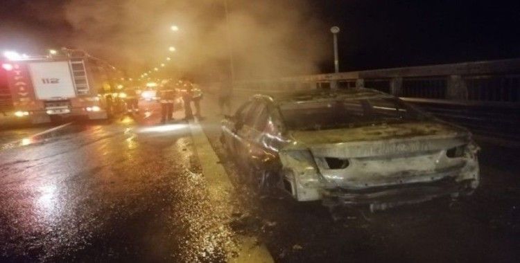 Bolu’da, yanan araç küle döndü