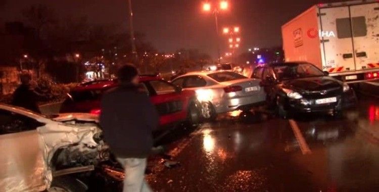 Bağcılar'da 10 araçlık zincirleme trafik kazası