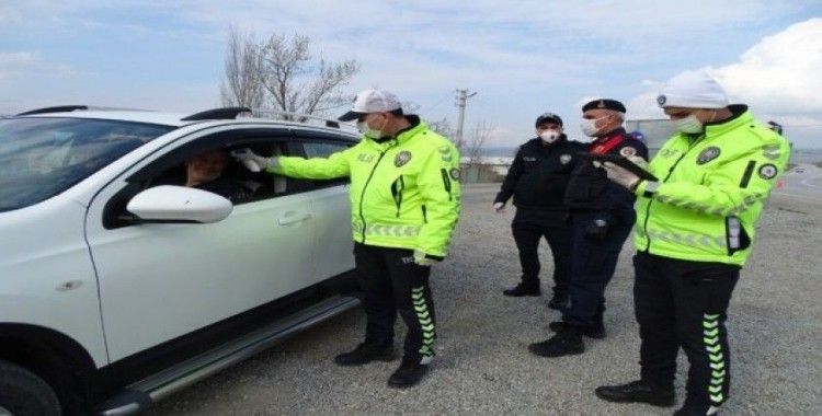 Hisarcık’ta polis ve jandarma ekiplerinden Korona virüs Covid-19 tedbiri