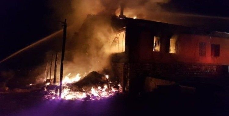Kartal'ın eski Belediye Başkanı Öz'ün malikanesinde yangın çıktı