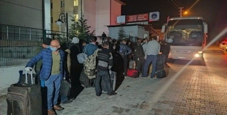 Irak'tan getirilen 334 Türk işçi Kütahya'daki yurtlara yerleştirildi