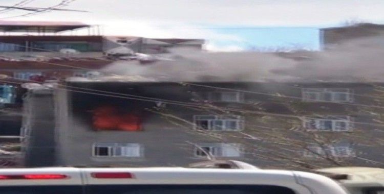 Diyarbakır’da yangın, çatıda mahsur kalanlara itfaiye ekipleri yetişti