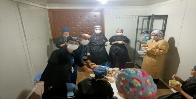 Başkan Erdoğan’dan sağlık çalışanlarına çorba ikramı