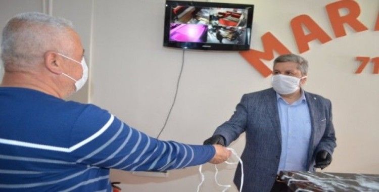 Bünyan Belediyesi esnaflara ücretsiz maske dağıtıyor