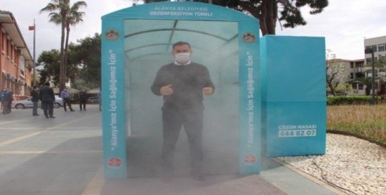 Alanya’da korona virüse karşı dezenfeksiyon tüneli kuruldu