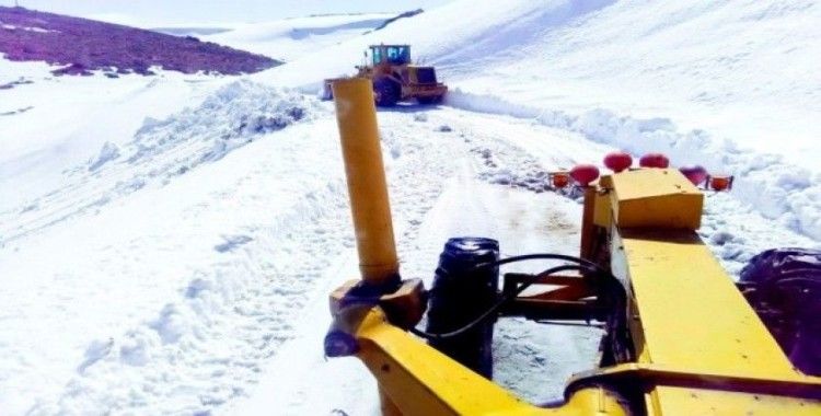 Malatya’da Nisan’da kar ve heyelanla mücadele devam ediyor