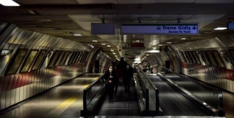 İstanbul metrolarında koronavirüs sessizliği