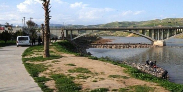 Cizre polisi park ve nehirlerdeki vatandaşları anonslarla dağıttı