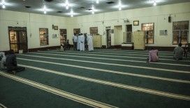 Sudan'da camilerde cemaatle namaz kılınmasını askıya alındı