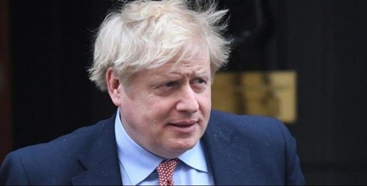 Boris Johnson'dan sağlık çalışanlarına alkışlı destek