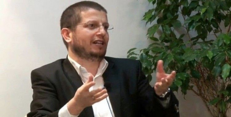 İlahiyatçı Prof. Dr. Duman: “Salgın devam ederse nayram namazı kılınamaz”