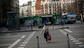 İspanya'da 48 gün sonra yetişkinler sokağa çıktı