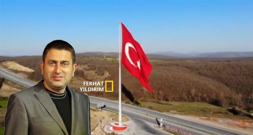 Dev Türk bayrağı dalga dalga semalarda