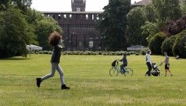 İtalya'da halk park ve bahçelere akın ediyor