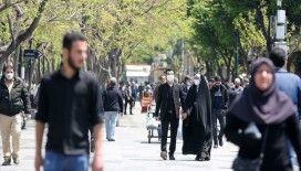 İran'da Kovid-19 nedeniyle hayatını kaybedenlerin sayısı 6 bin 418'e yükseldi