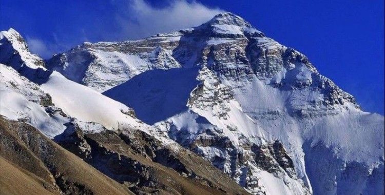 Everest Dağı'nın yüksekliğini yeniden ölçecekler