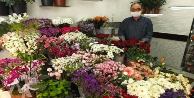 Çiçekçiler adrese teslim satışlardan memnun