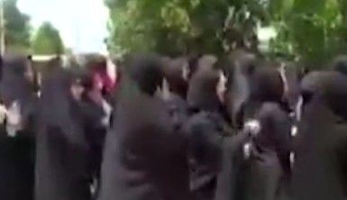 İran'da ölen denizciler için cenaze töreni düzenlendi
