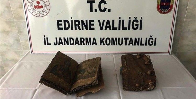 Edirne'de 500 yıllık olduğu değerlendirilen 2 el yazması İncil ele geçirildi