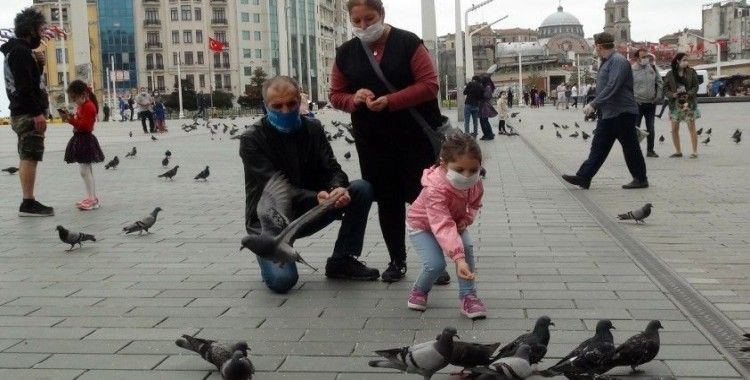 Taksim Meydanı'nda çocuk sesleri