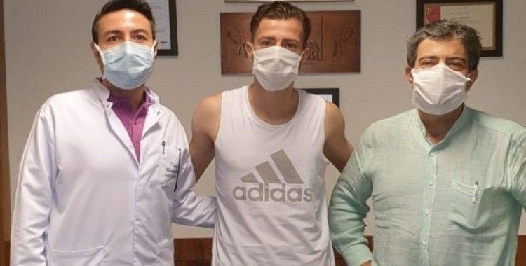 Sivassporlu futbolcu Hakan Arslan ameliyat oldu