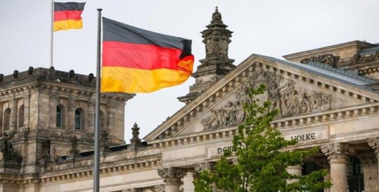 Almanya'nın KRV eyaleti 14 günlük karantina uygulamasını kaldırdı