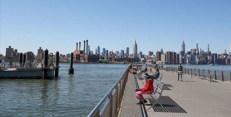 New York'ta 'evde kal' talimatı 13 Haziran'a kadar uzatıldı