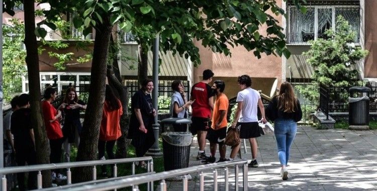İstanbul’da gençler parklara akın etti