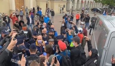 Polonya'da yasağa rağmen protesto