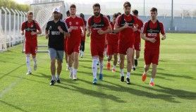 Sivasspor'da ikinci grup akşam antrenmanı yaptı