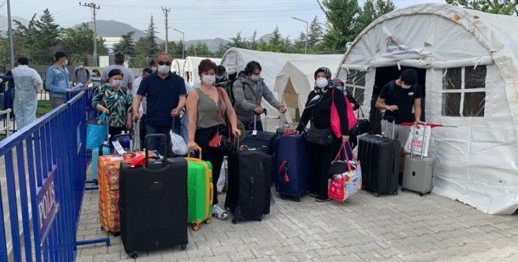 Isparta'da karantinadaki 147 Türk vatandaşı 'evde izolasyon' için memleketlerine gönderildi