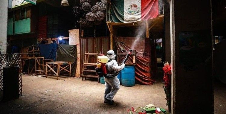 Meksika'da Kovid-19 nedeniyle son 24 saatte 424 kişi öldü