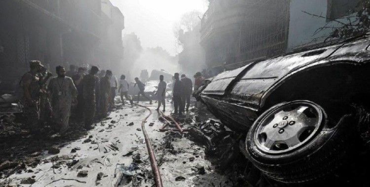 Pakistan'daki uçak kazasında ölü sayısı 97'ye yükseldi