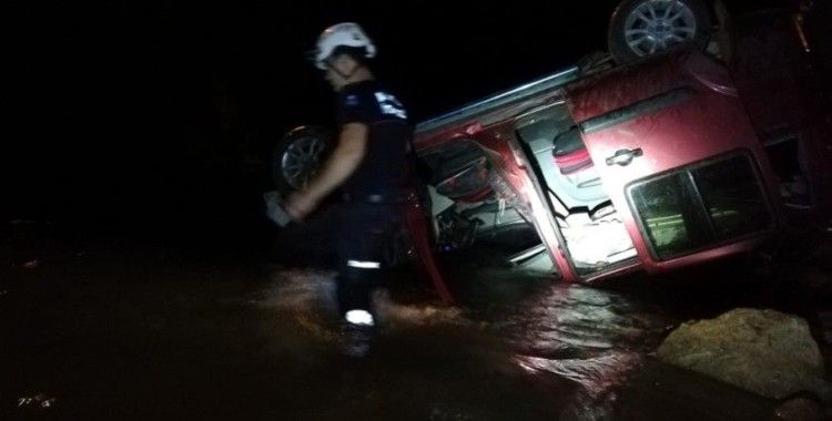 Alanya'da kamyonet köprüden çaya uçtu: 1 ölü