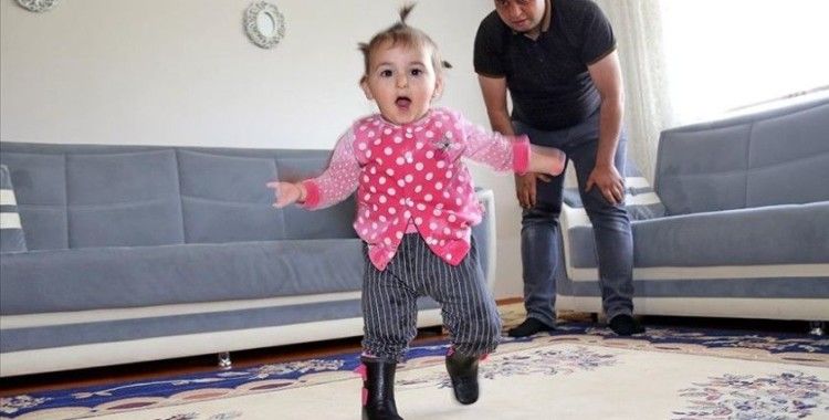 Bayram hediyesi protez ayaklar minik Hira Nur'a ilk kez yürümenin mutluluğunu yaşattı