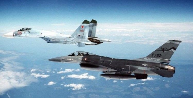 Rus savaş uçakları ABD bombardıman uçaklarına engelleme yaptı