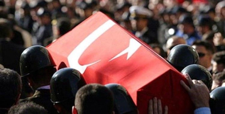 Diyarbakır'da sırtından vurulan polis şehit oldu