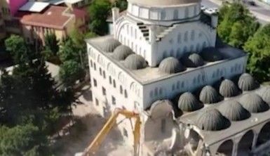 Avcılar Hacı Ahmet Tükenmez Camisi'nde yıkım başladı