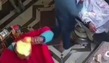 Kendini sterilize etmeye çalışırken kafasını ateşe verdi