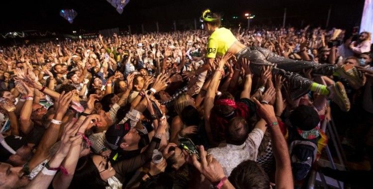 Koronavirüs nedeniyle ertelenen Coachella Festivali iptal edildi