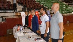 Teknik direktörler Osman Çakmak ve Bülent Uygun, Denizlili antrenörlerle buluştu