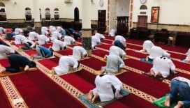 Katar'da camiler yeniden ibadete açıldı