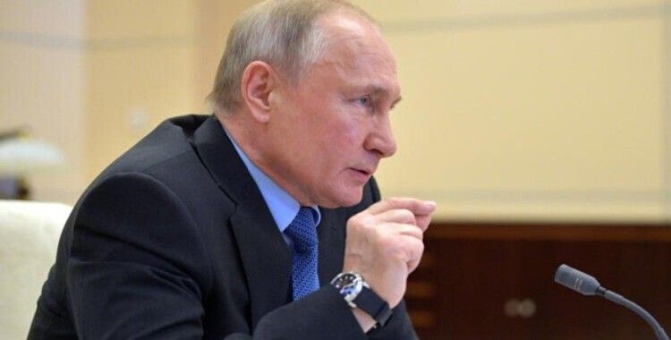 Putin: Torunlarım Kremlin'deki ofisimi doğrudan arayabiliyor